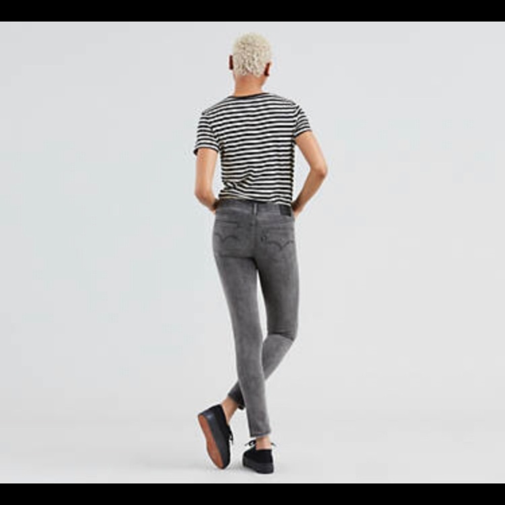 Levi’s 711 skinny jeans size 25 grey EUC (barely worn)